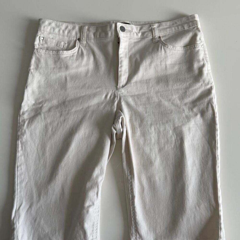 Jones-new-york Women's Cream and White Shorts